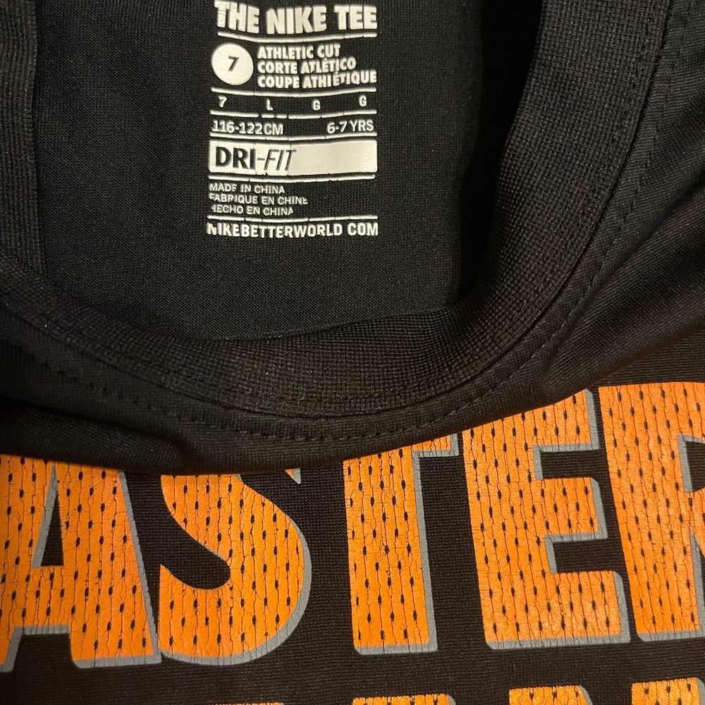 NIKE Boy's T-Shirt - Faster Than Lightning Size 7 (Fits Like 5/6) - Picture 4 of 4